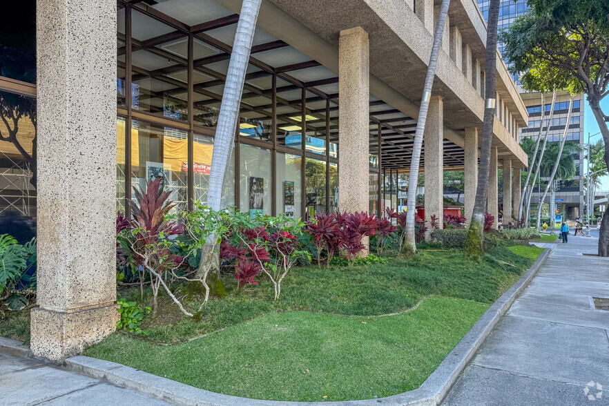 1600 Kapiolani Blvd, Honolulu, HI for rent - Building Photo - Image 3 of 4