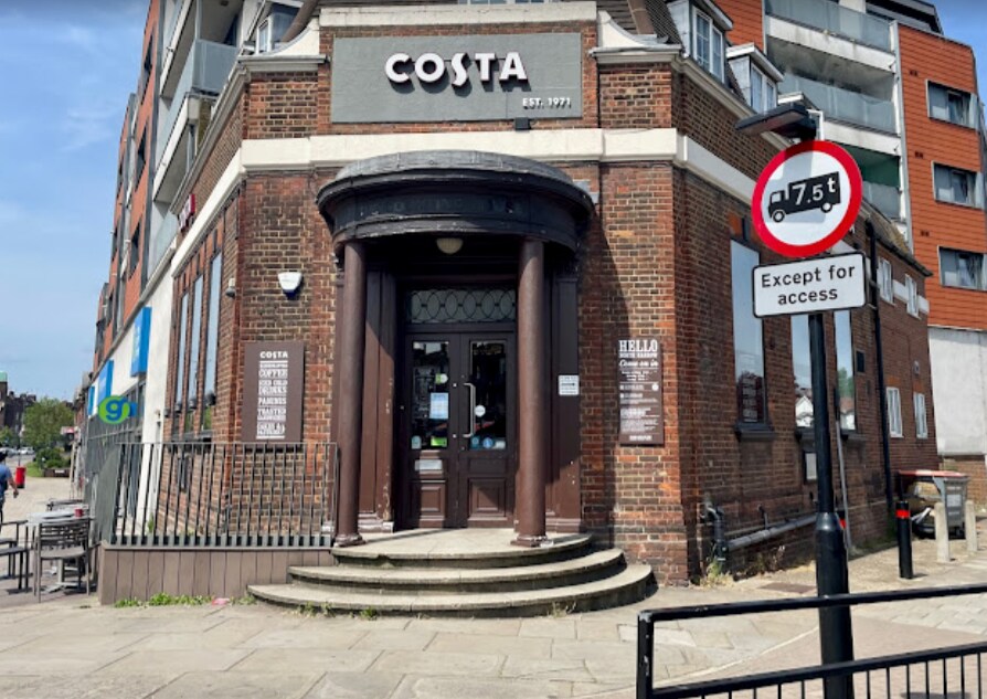 352 Pinner Rd, Harrow for sale Primary Photo- Image 1 of 1