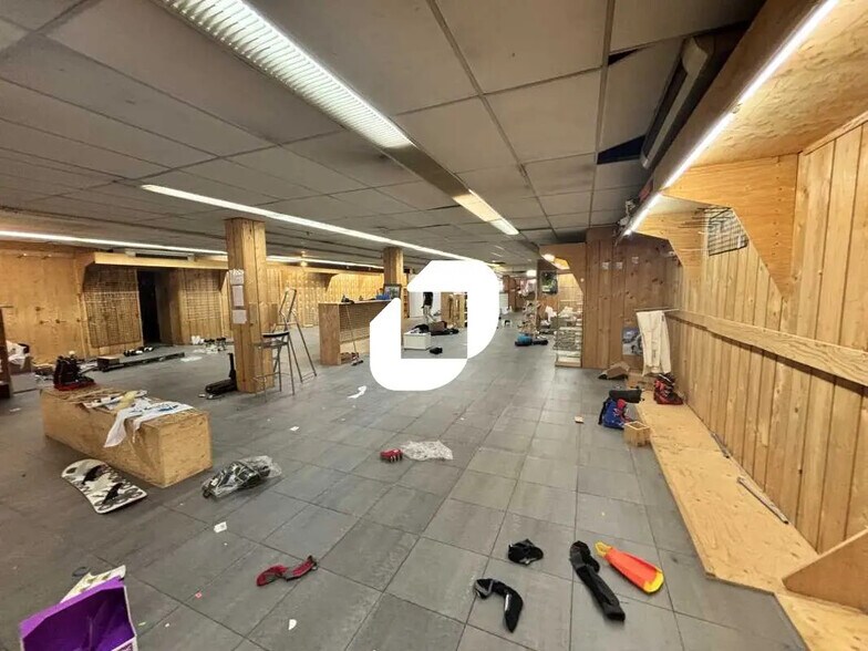 Retail in Bordeaux for sale - Building Photo - Image 2 of 10