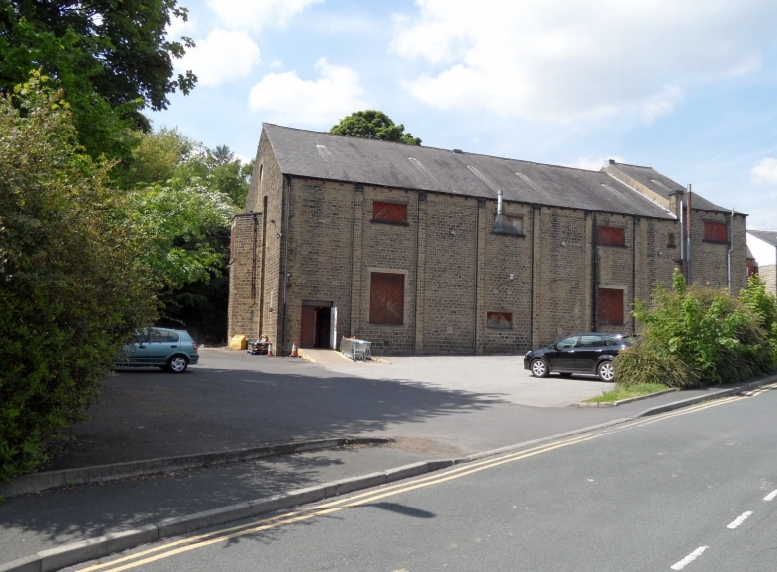 Clough Ln, Huddersfield for sale - Primary Photo - Image 1 of 1