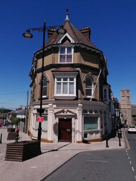 19 High St, Shanklin for sale - Primary Photo - Image 1 of 1