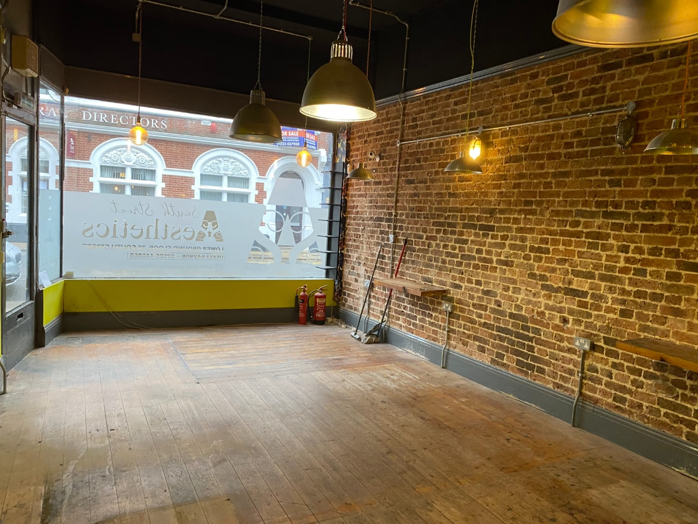 36 South St, Eastbourne to rent Interior Photo- Image 1 of 8