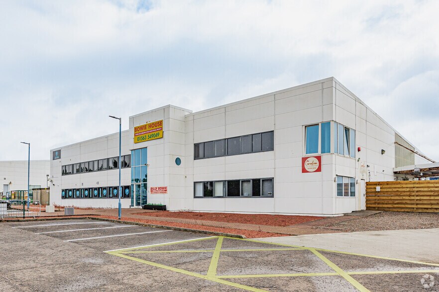 Southcraig Av, Kilmarnock to rent - Primary Photo - Image 1 of 6