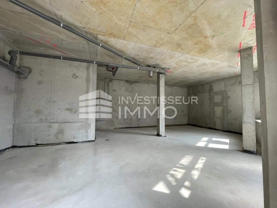 Office in Saint-Maur-des-Fossés to rent Interior Photo- Image 1 of 3