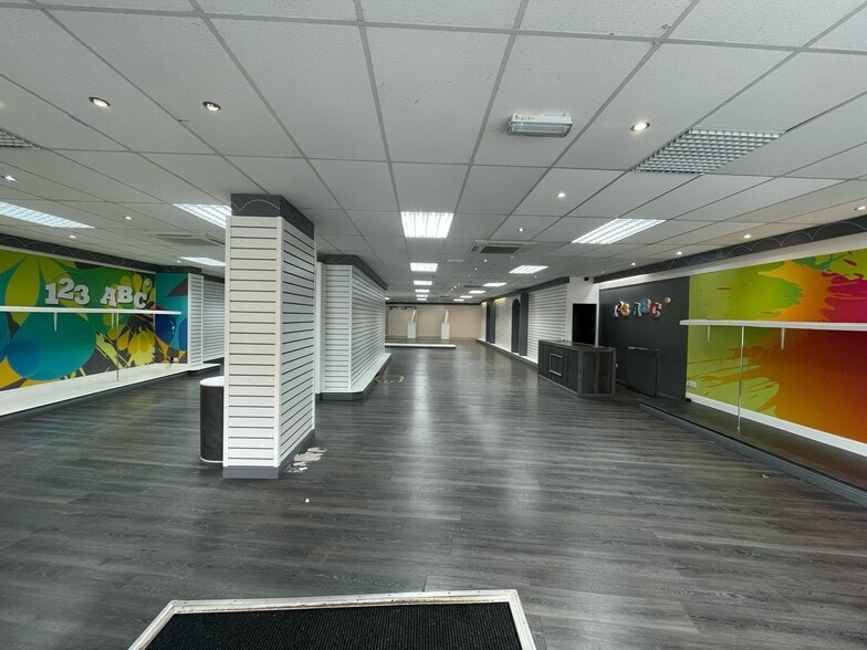 19-23 Titchfield St, Kilmarnock to rent - Building Photo - Image 3 of 6