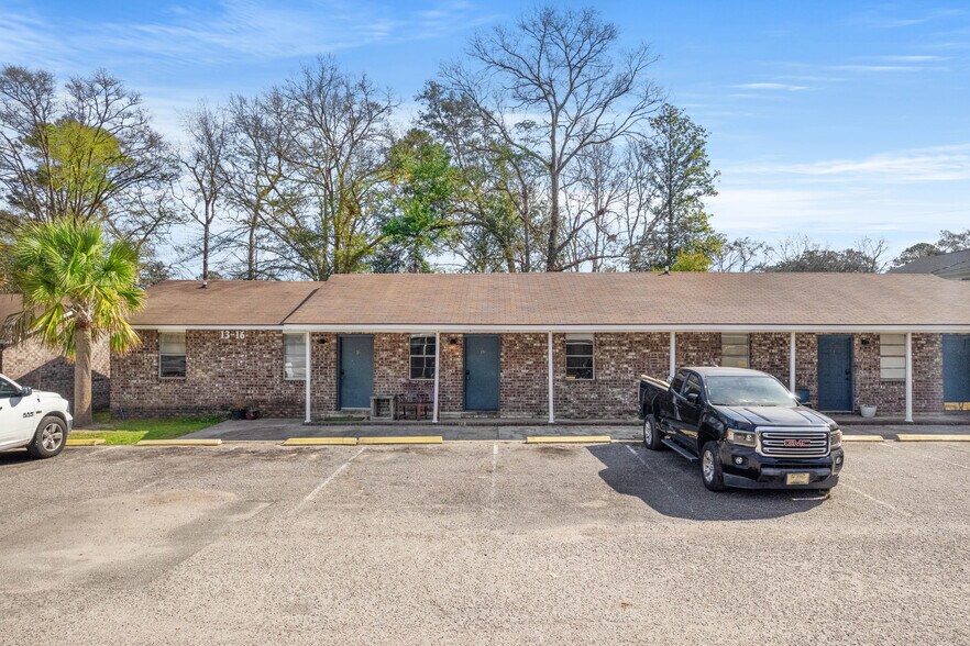 1111 Melvin Dr, Hanahan, SC for sale - Building Photo - Image 1 of 1