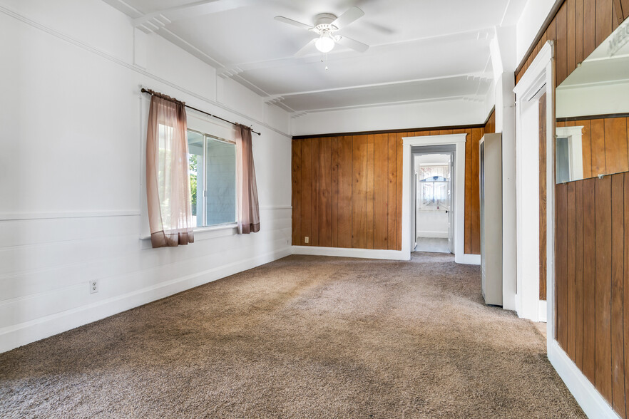 559 Edgar Ave, Beaumont, CA for sale - Interior Photo - Image 3 of 13