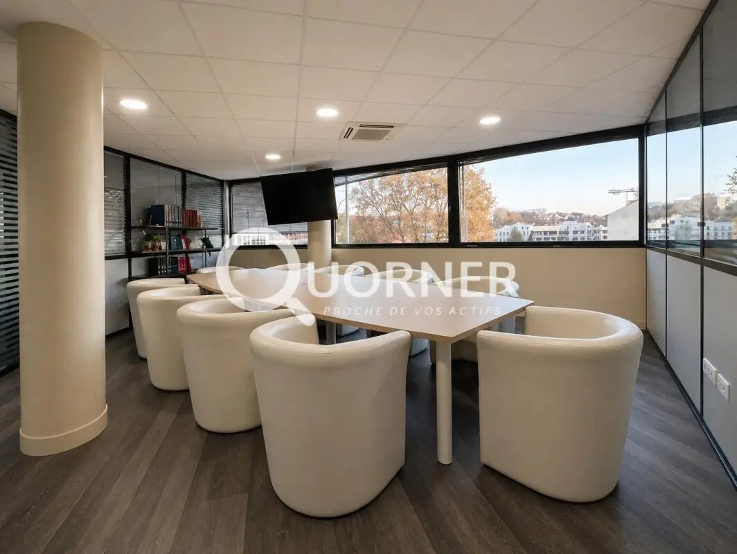 Office in Lyon to rent Building Photo- Image 1 of 16