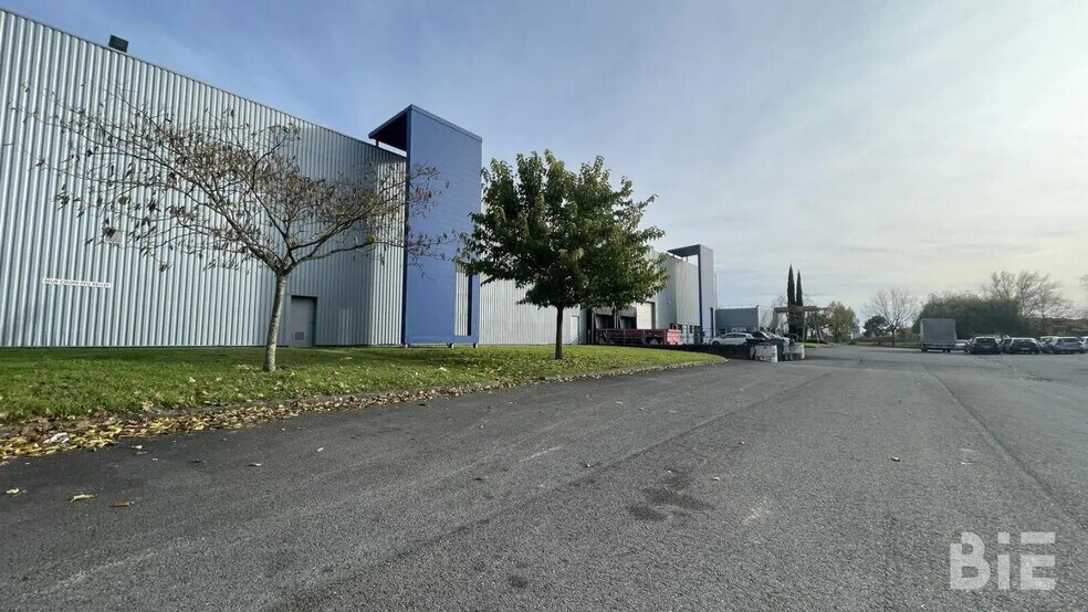 Office in Blanquefort to rent - Building Photo - Image 1 of 12