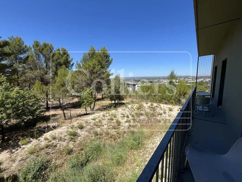 Office in Aix-en-Provence to rent - Building Photo - Image 3 of 8