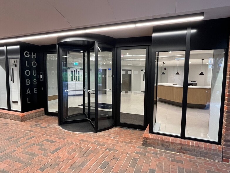 Ashley Ave, Epsom to rent - Building Photo - Image 2 of 9