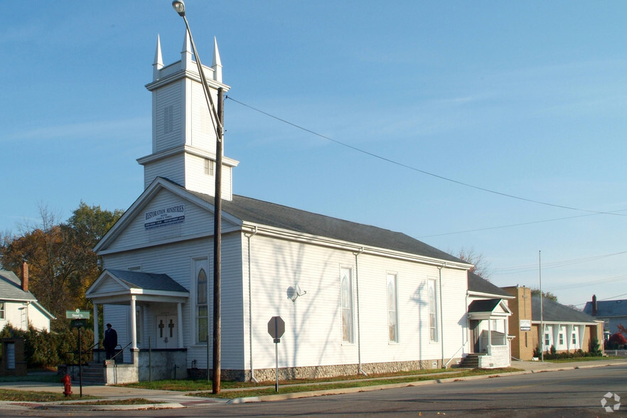 45504 Cass Ave, Utica, MI for sale - Primary Photo - Image 1 of 4