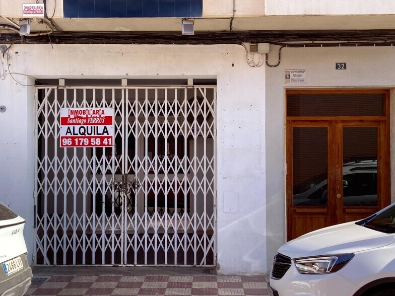 Retail in Almussafes, Valencia to rent - Building Photo - Image 1 of 11