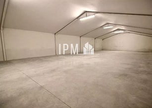 Light Industrial in Roquevaire to rent Interior Photo- Image 2 of 6