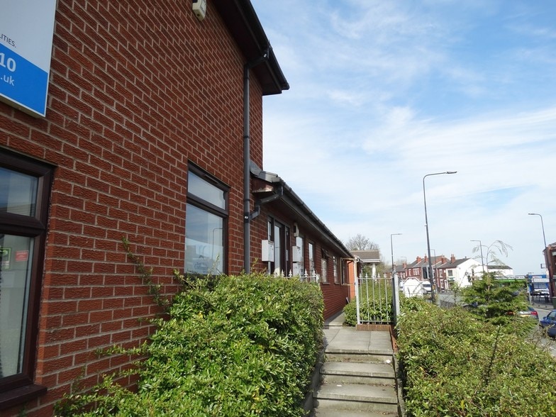 405 Wigan Rd, Ashton In Makerfield for sale - Building Photo - Image 3 of 5