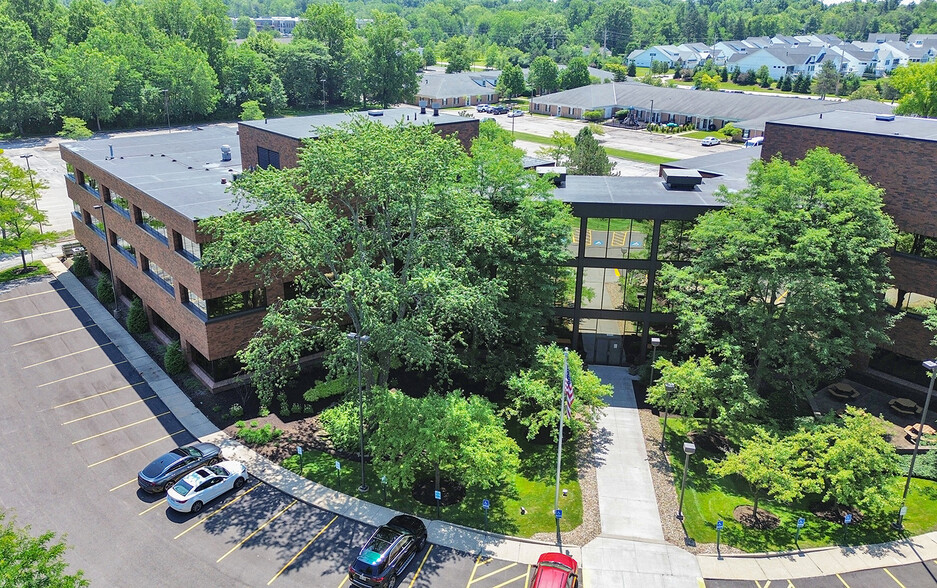 6000 Parkland Blvd, Mayfield Heights, OH for rent - Building Photo - Image 1 of 13