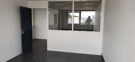 Light Industrial in Herblay-sur-Seine to rent Interior Photo- Image 2 of 14