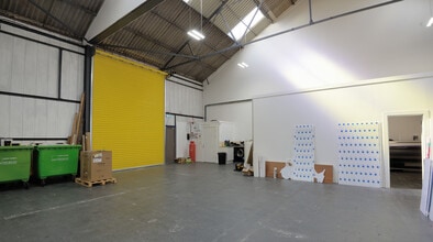 Goodlass Rd, Liverpool to rent Interior Photo- Image 2 of 4