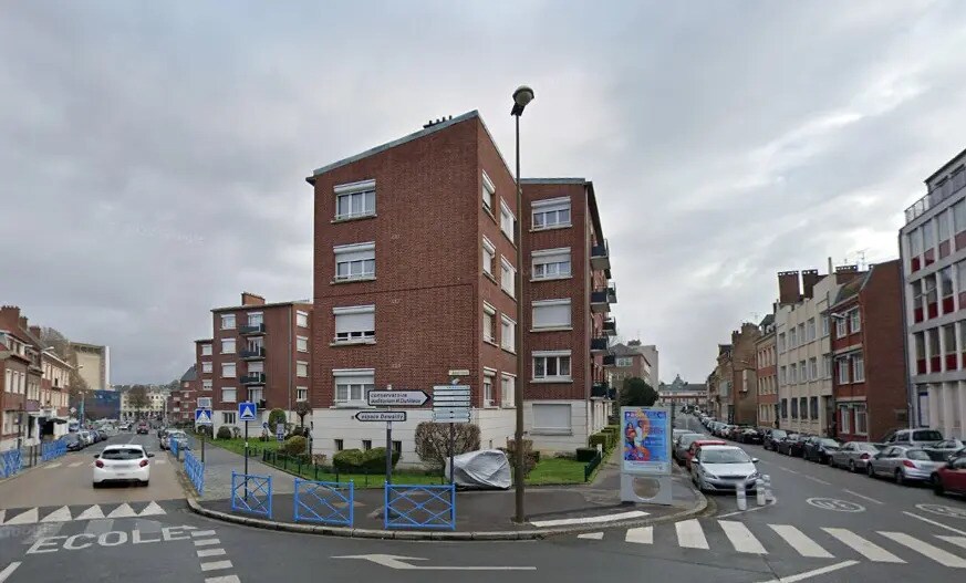 Retail in Amiens for sale Building Photo- Image 1 of 2