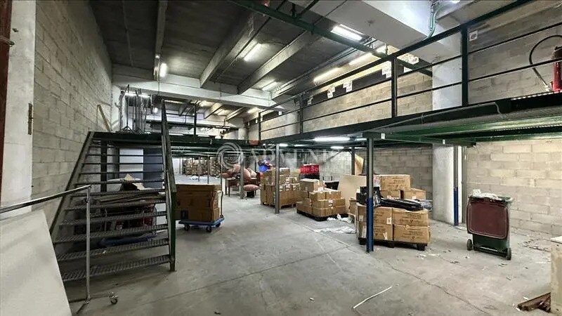 Light Industrial in Bagnolet to rent - Building Photo - Image 2 of 8