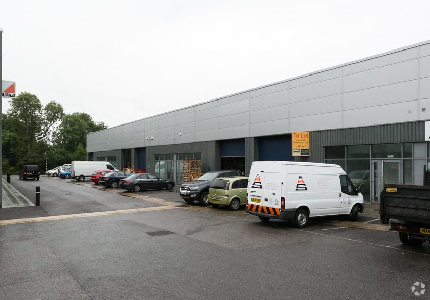 15 Avro Gate, Swindon to rent - Building Photo - Image 2 of 3