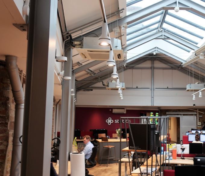 8 St. Chad's Pl, London to rent - Interior Photo - Image 2 of 2