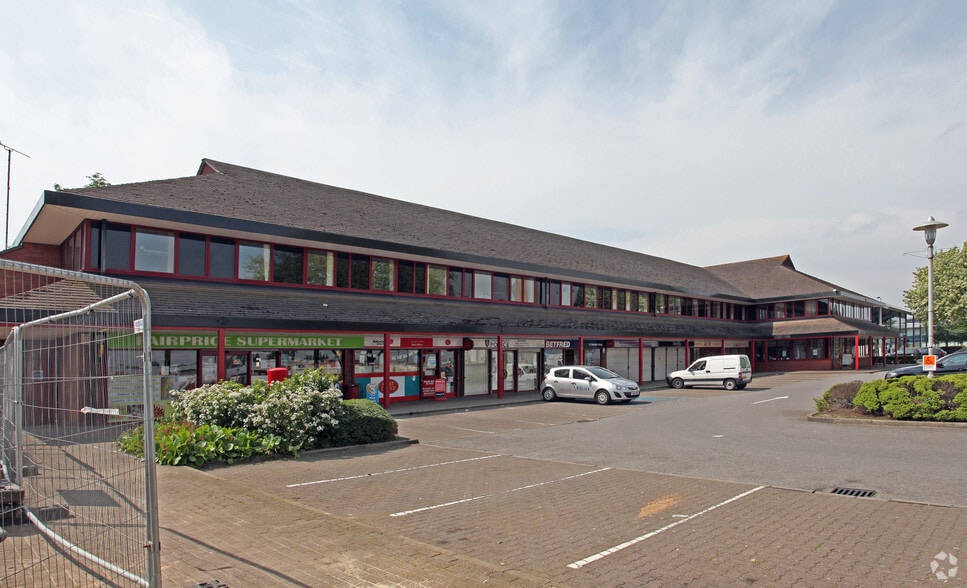 33 Buckingham Ave, Slough for sale - Primary Photo - Image 1 of 1