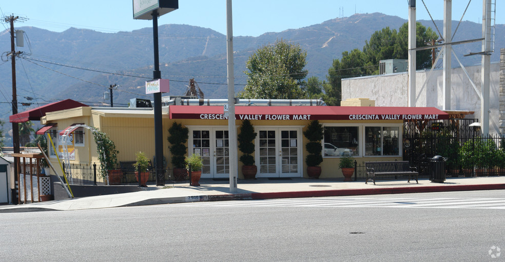 2900 Foothill Blvd, La Crescenta, CA for sale - Primary Photo - Image 1 of 2