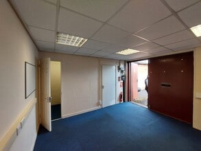 MC25 Maesbury Road, Oswestry to rent Interior Photo- Image 2 of 3