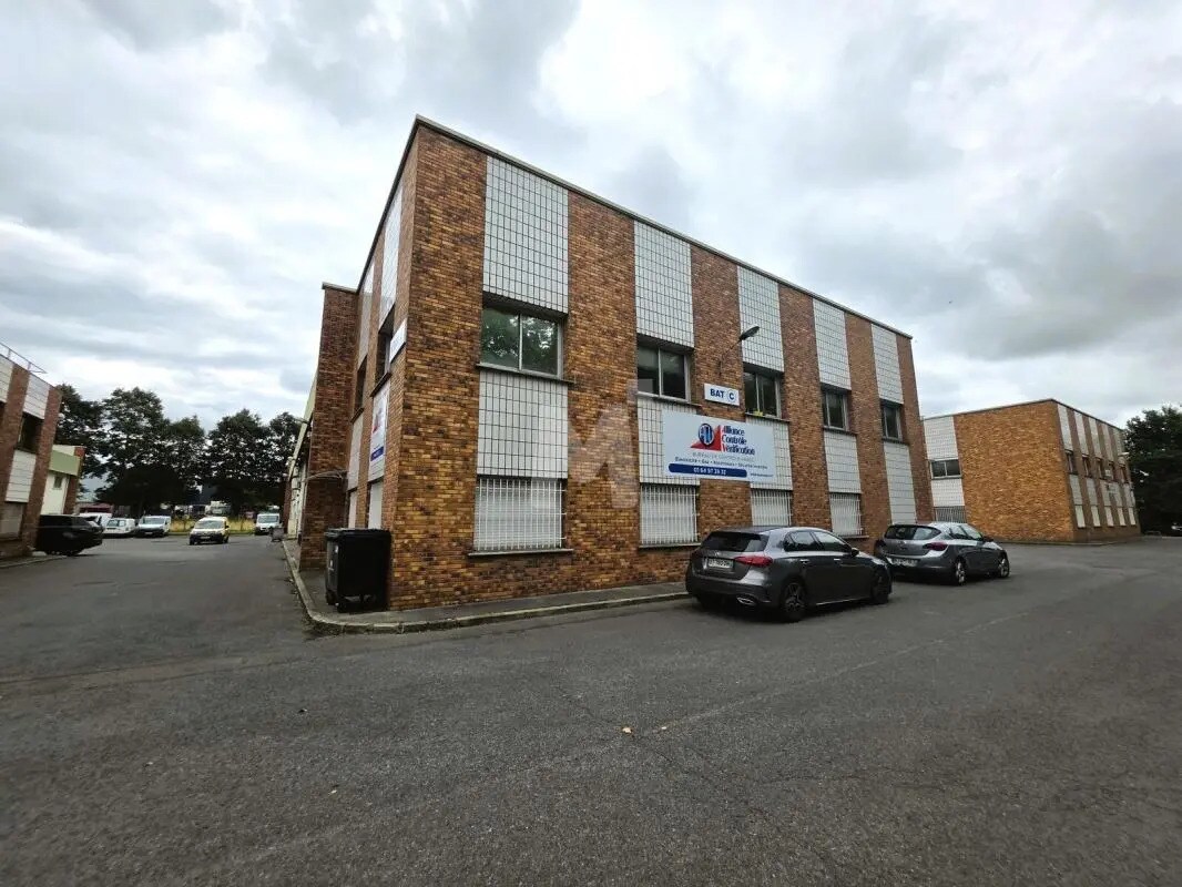Office in Évry-Courcouronnes to rent Building Photo- Image 1 of 5
