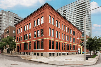 774 Rue Saint-Paul O, Montréal, QC for rent Building Photo- Image 1 of 8