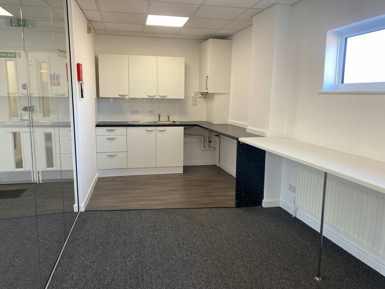 Yonge Clos, Eastleigh to rent - Building Photo - Image 3 of 10