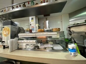 Retail in Barcelona, Barcelona to rent Interior Photo- Image 1 of 3