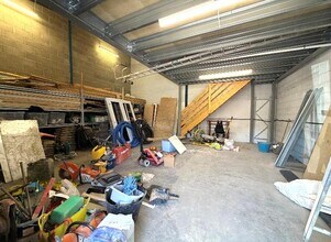 Cavalier Rd, Newton Abbot to rent Interior Photo- Image 2 of 3