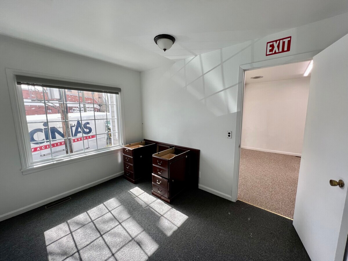 128 Grand St, Croton On Hudson 10520 Robbins Pharmacy Building