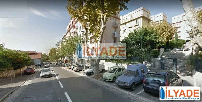 Office / Retail in Marseille to rent - Building Photo - Image 3 of 9