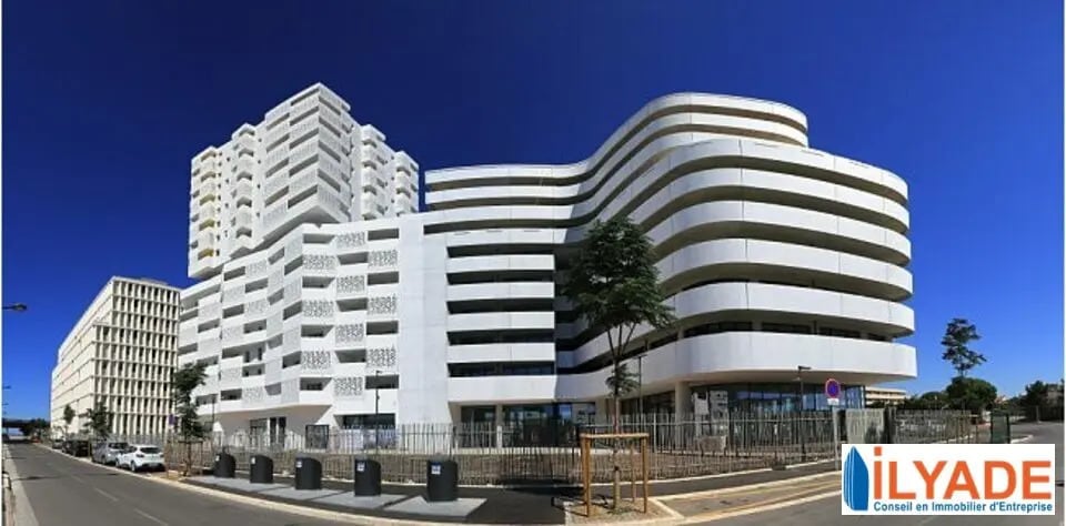 Location Bureaux 180 m² à 1 746 m² - Photo 1