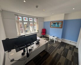 89 High St, Caterham to rent Interior Photo- Image 2 of 6