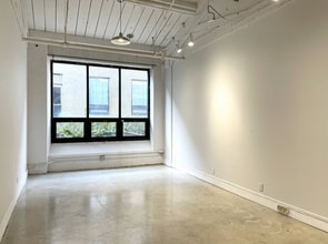 3502 SCOTTS Ln, Philadelphia, PA to rent Interior Photo- Image 2 of 3