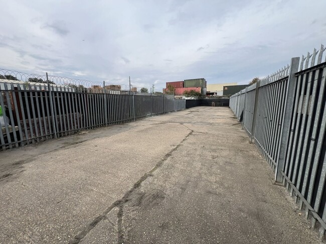 More details for Askew Farm Ln, Grays - Land to Rent