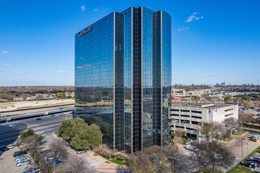 3030 Lyndon B Johnson Fwy, Dallas, TX for rent - Primary Photo - Image 1 of 21