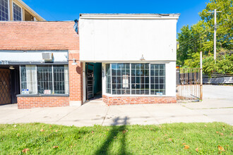 4245-4247 Troost Ave, Kansas City, MO for rent Building Photo- Image 2 of 12