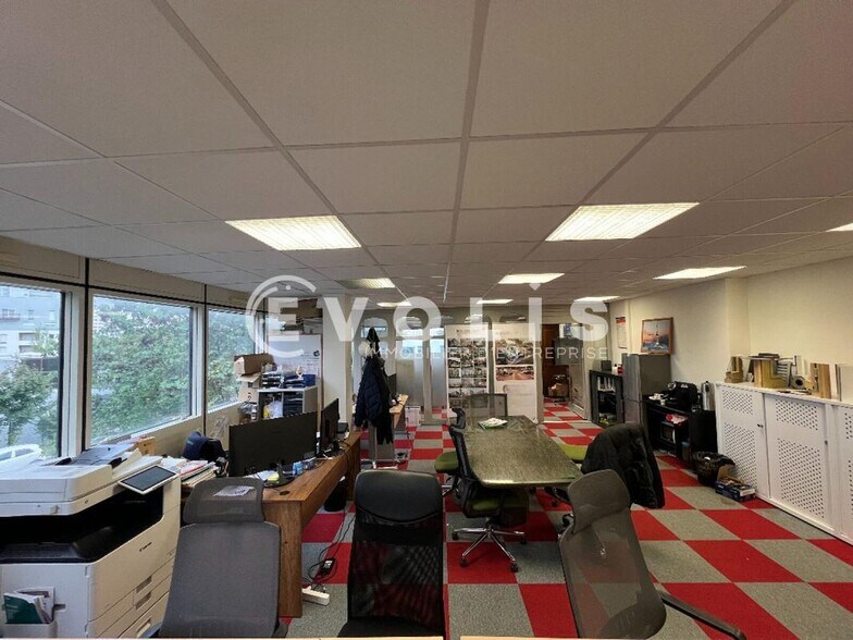 Office in Créteil to rent - Interior Photo - Image 1 of 8