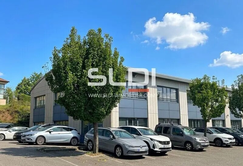 Office in Limas to rent Building Photo- Image 1 of 15