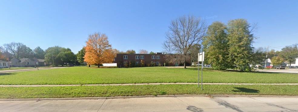 807 5th St, Charles City, IA for sale - Primary Photo - Image 1 of 4