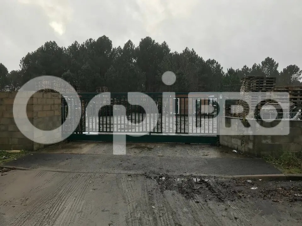 Land in Saint-Jean-d'Illac to rent Building Photo- Image 1 of 3