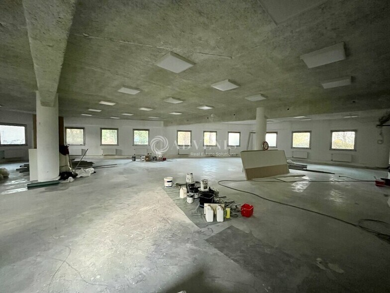 Light Industrial in Nanterre for sale - Building Photo - Image 3 of 10