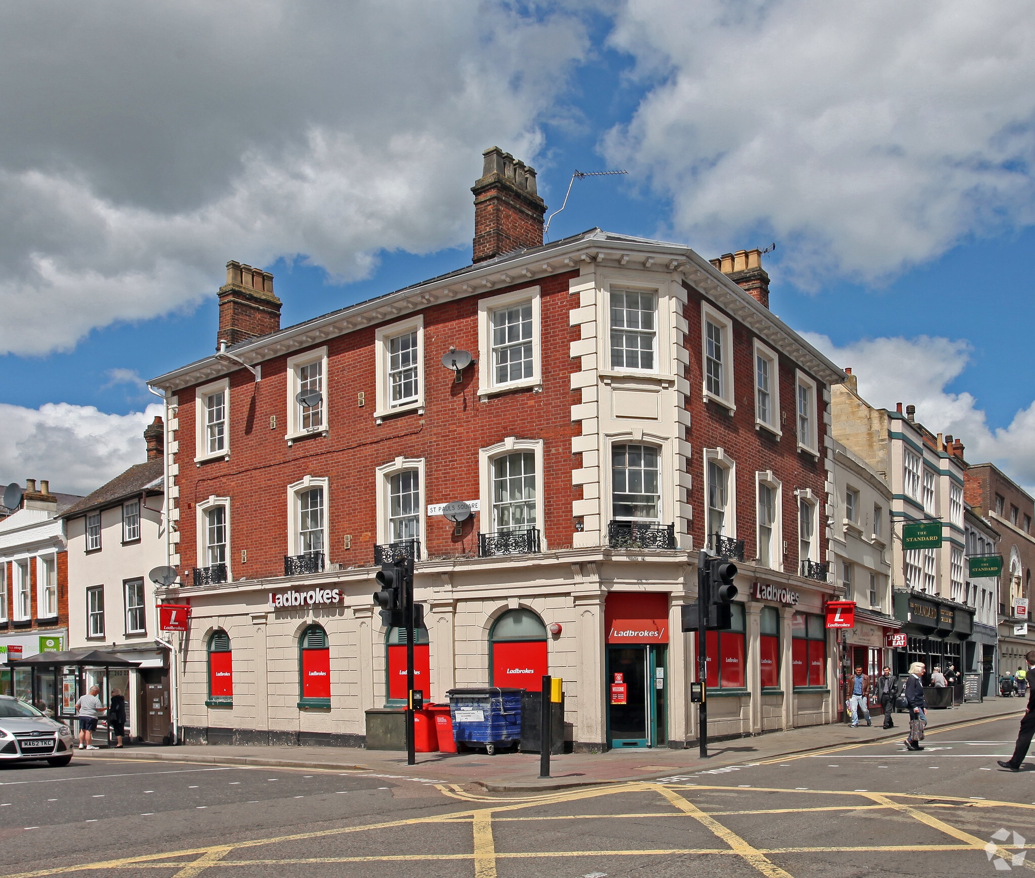 20 High St, Bedford to rent Primary Photo- Image 1 of 2