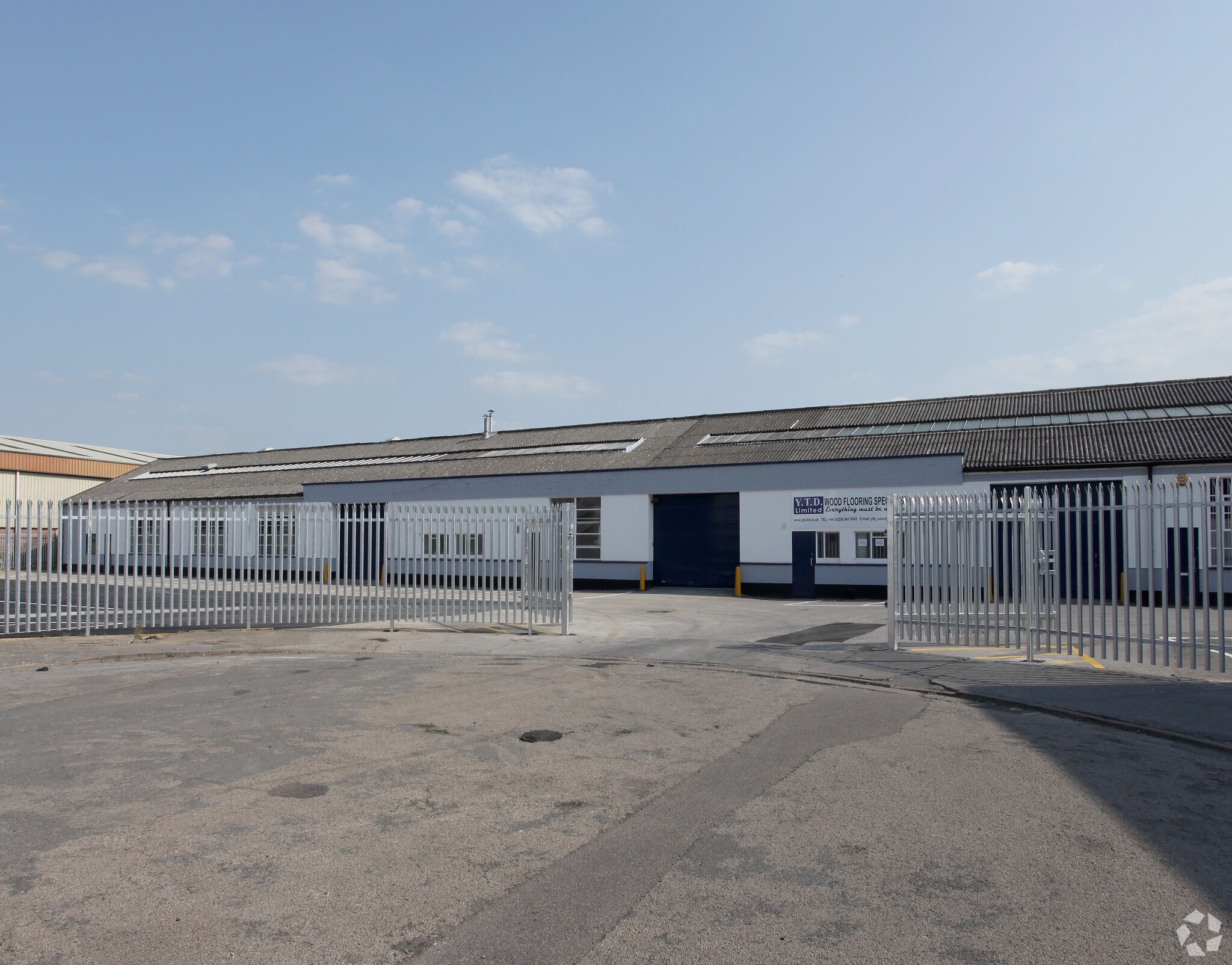 1-5 Armfield Clos, West Molesey for sale Primary Photo- Image 1 of 1