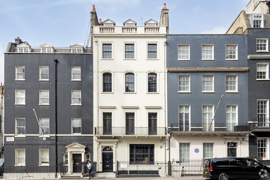51 Berkeley Sq, London to rent - Primary Photo - Image 1 of 10